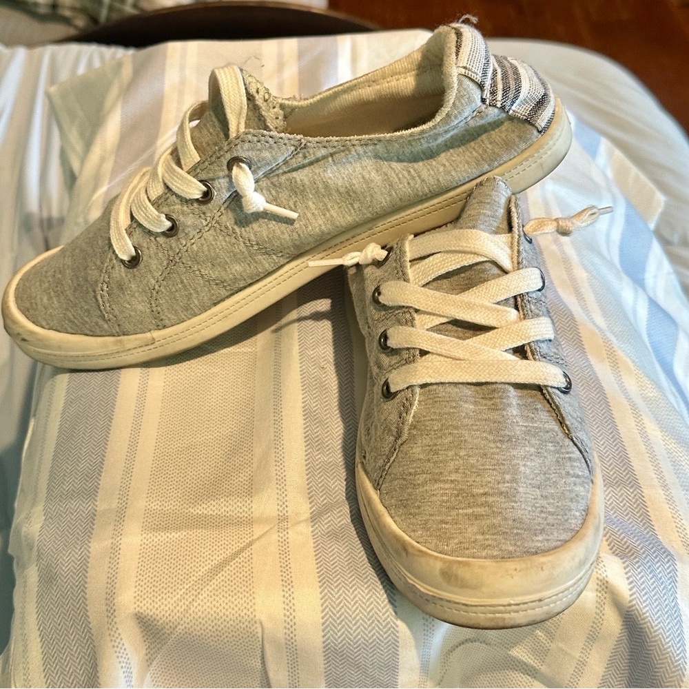 Casual Gray Women's Sneakers